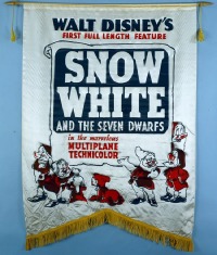 030 SNOW WHITE & THE SEVEN DWARFS silk banner